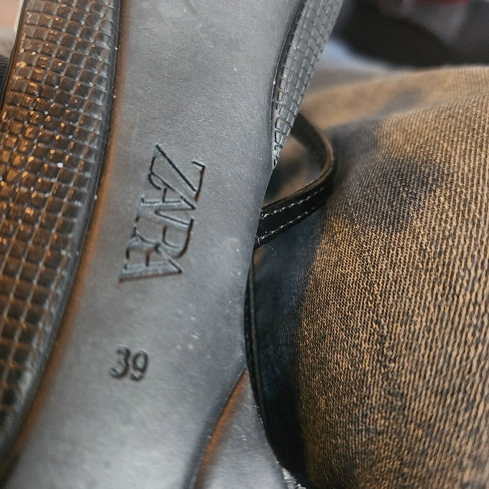 Zara  black slingback shoes with kitten heel. - Picture 4 of 6